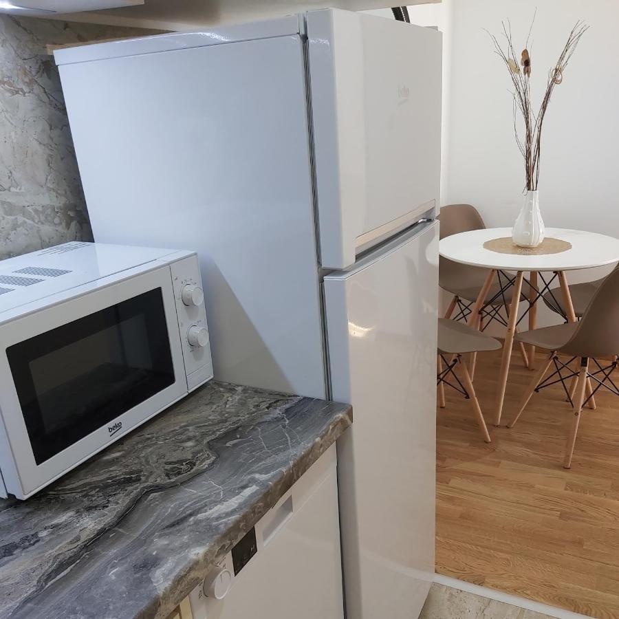 Apartman Miss T 포드고리차 외부 사진